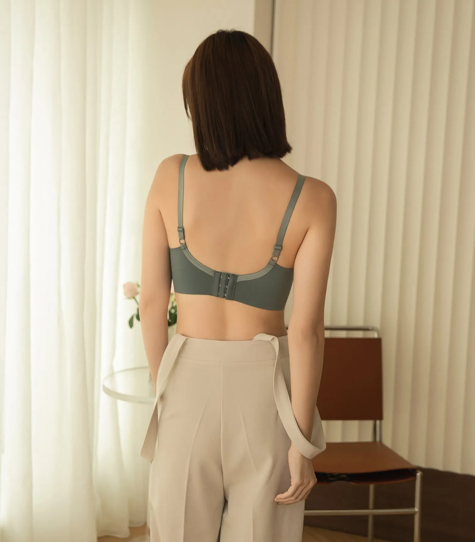 Light and Seamless Wireless Bra - No Panties Green