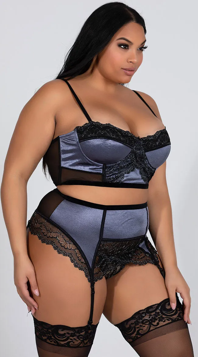Plus Size Romantic High Waisted Lace Bra Set